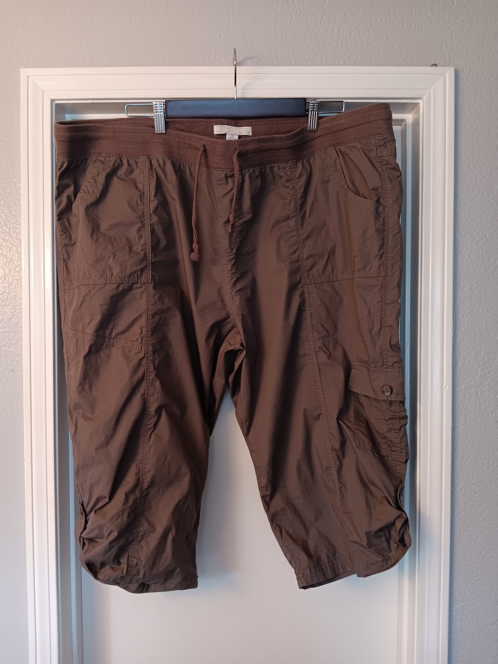 Juniper + Lime Women’s Brown Cargo Capris - 2XL